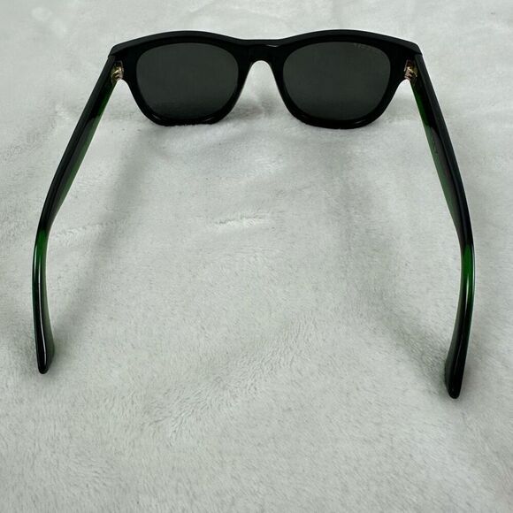 Gucci Unisex Polarized Sunglasses Black Square Frame Green Red Stripe Sides - Picture 3 of 14